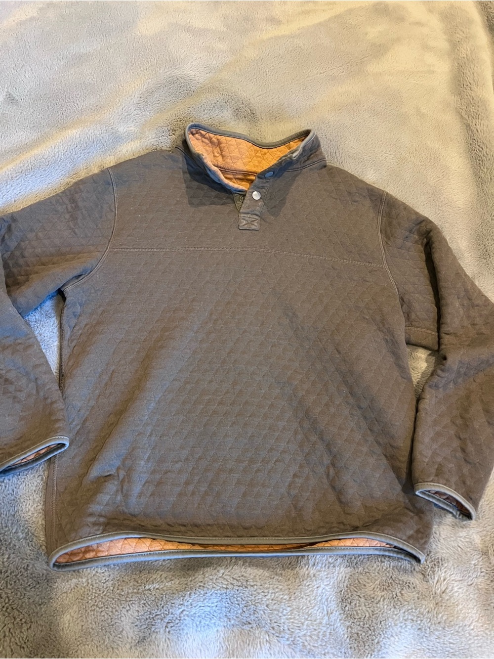 Men's Quilted V-Neck Pullover Sweater in Gray with Tan Lining M